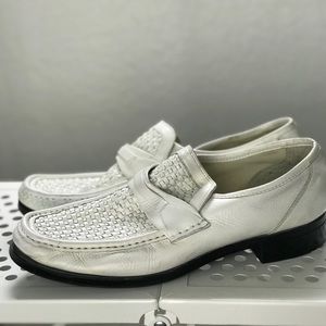 Vintage White Woven Leather Loafers - B20